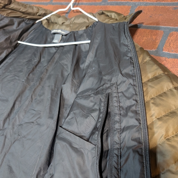 Conquer the Cold: Eddie Bauer Men's L EB650 Down Jacket - Picture 9 of 15